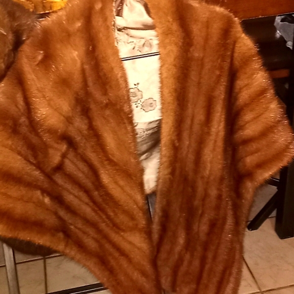 Saks Fifth Avenue stole cape